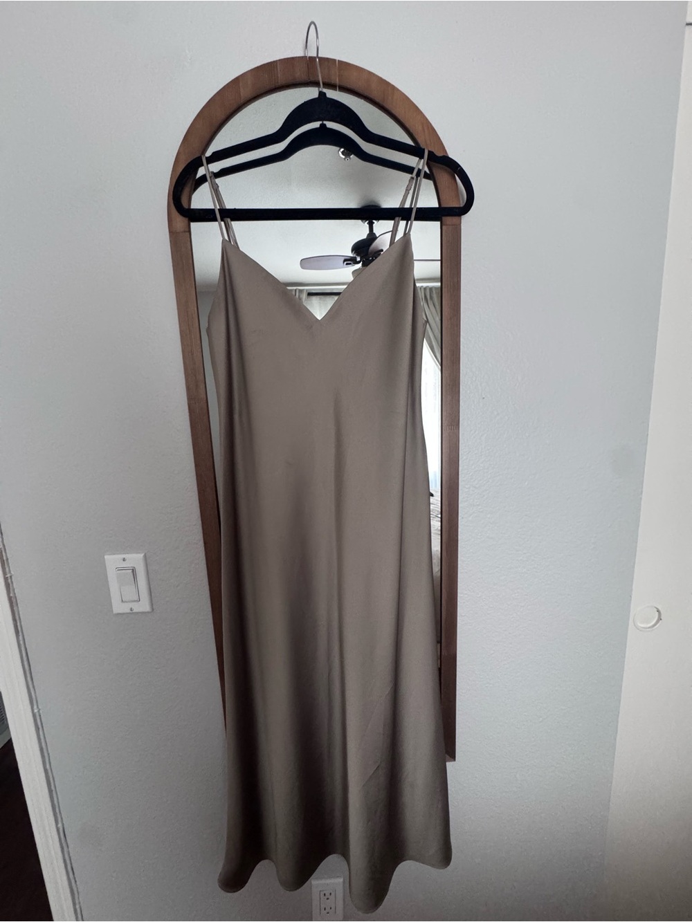 Uniqlo Taupe Satin Slip Midi Dress with Spaghetti Straps - Picture 2 of 2